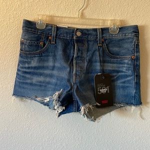 Brand New Levi’s Premium 501 mid-rise jean shorts 👖 (29)